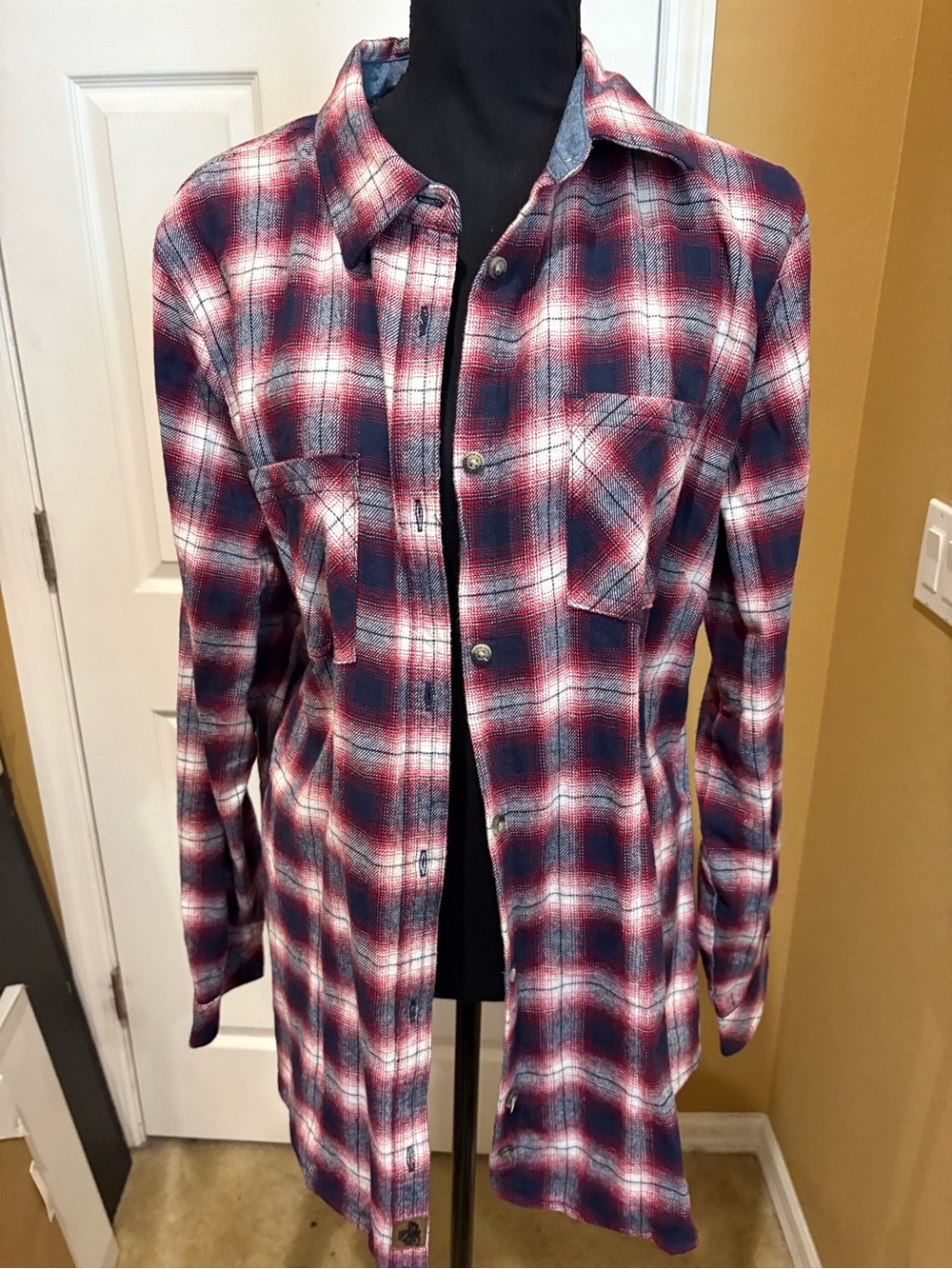 Legendary Whitetails Women’s XL Plaid Flannel Button Down Shirt